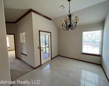 3800 E Ridge Pointe Circle - Photo Thumbnail 18