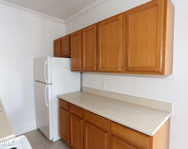 1164 N. Dearborn, Unit 205 - Photo Thumbnail 2