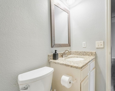 5503 Prock Lane, Austin, Tx, 78721 - Photo Thumbnail 20