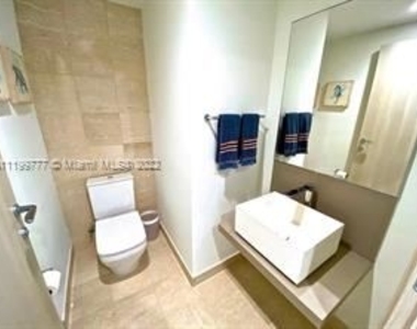 1000 Brickell Plz Unit 1914 - Photo Thumbnail 4