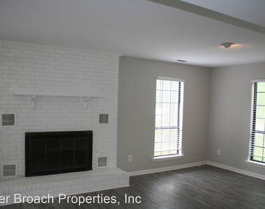 11619 Park Road - Photo Thumbnail 1