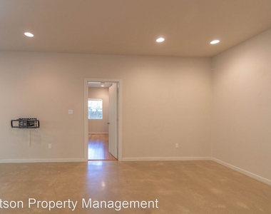 1702 Forest Hill Dr. Unit A - Photo Thumbnail 8