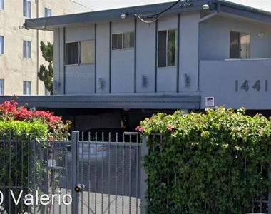 14410 Valerio St. - Photo Thumbnail 21