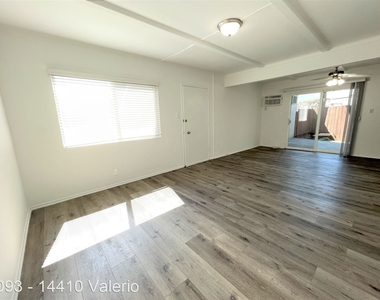 14410 Valerio St. - Photo Thumbnail 3