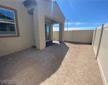 726 Agave Falls Street - Photo Thumbnail 2