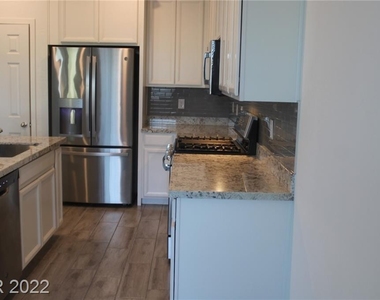 5730 Sky Pointe Drive - Photo Thumbnail 3