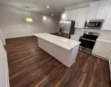 4988 Noble Village Way - Photo Thumbnail 8