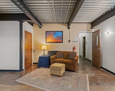 634 West Wall Street - Photo Thumbnail 29