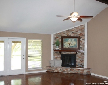 7411 Horse Tail Dr - Photo Thumbnail 10