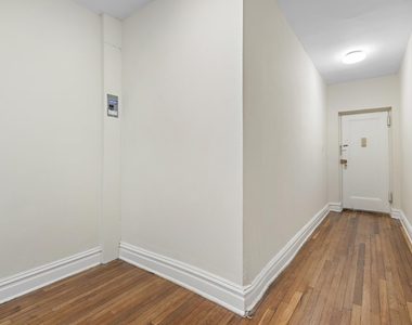 821 Bergen Ave - Photo Thumbnail 7