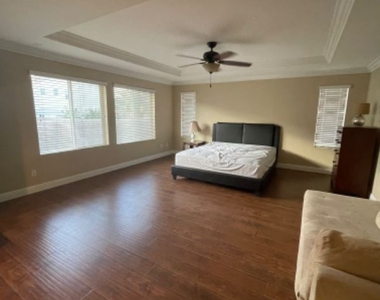 13668 Amberview Pl - Photo Thumbnail 2