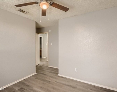 8317 Cloverglen Lane Unit - Photo Thumbnail 9