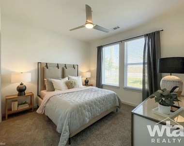 2209 W Pflugerville Pkwy - Photo Thumbnail 10