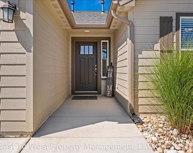 574 Alpine Lake Street - Photo Thumbnail 4