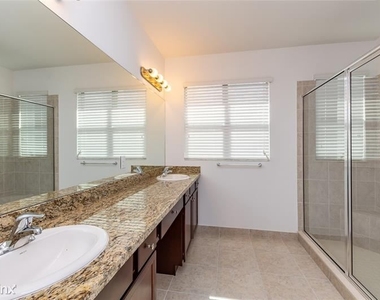 11726 Sw 13th Ct Unit#11726 - Photo Thumbnail 10