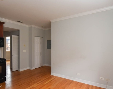 3246 N. Clifton, Unit E4 - Photo Thumbnail 7