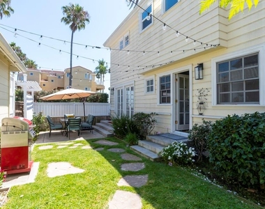 3235 E Ocean Blvd - Photo Thumbnail 2