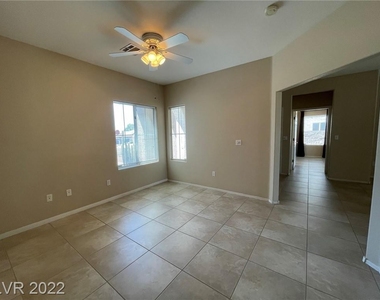 2852 Forest Grove Drive - Photo Thumbnail 12