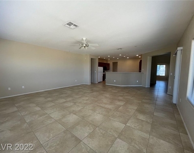 2852 Forest Grove Drive - Photo Thumbnail 6