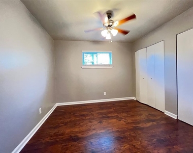 5124 Live Oak Street - Photo Thumbnail 12