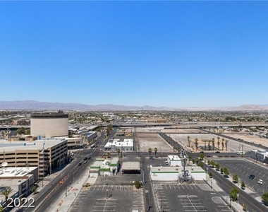 150 North Las Vegas Boulevard - Photo Thumbnail 21