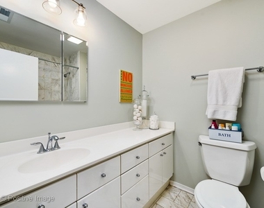 1322 W Webster Avenue - Photo Thumbnail 18