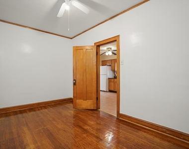 4925 S Keeler Avenue - Photo Thumbnail 10