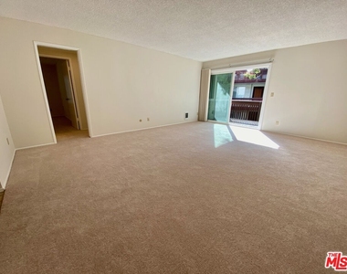 5650 Sumner Way - Photo Thumbnail 8