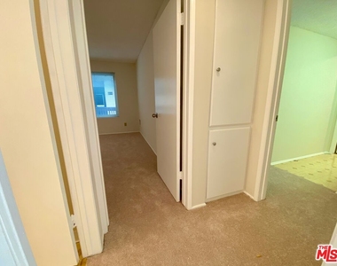 5650 Sumner Way - Photo Thumbnail 17