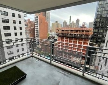 East 86th Street - Photo Thumbnail 0