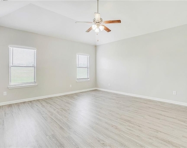 3204 Alhambra Circle - Photo Thumbnail 22