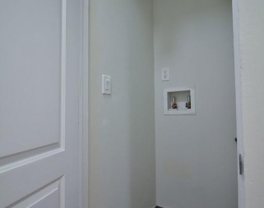 1576 Lincoln Place - Photo Thumbnail 10