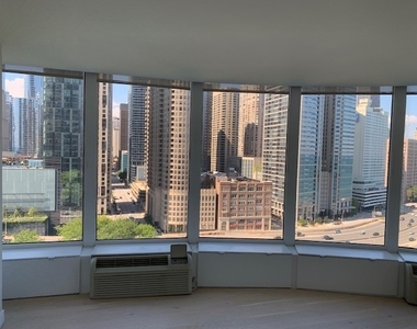 505 N Lake Shore Drive - Photo Thumbnail 9