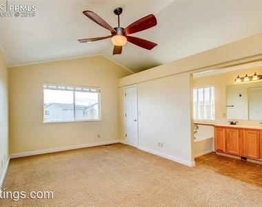 6926 Grand Prairie Dr - Photo Thumbnail 10