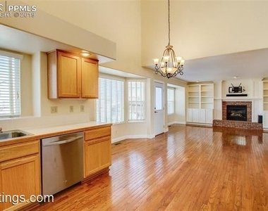 6926 Grand Prairie Dr - Photo Thumbnail 4