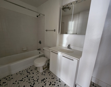 236 East 36th Street - Photo Thumbnail 9