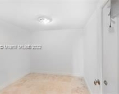 3943 Ne 171st St # 1b - Photo Thumbnail 17