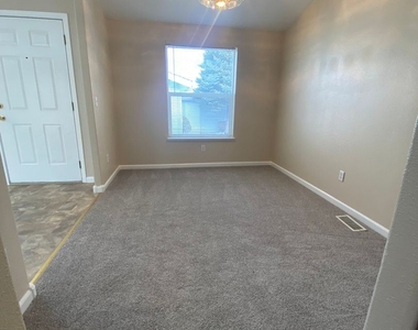 7735 N Claridge Pointe Pkwy - Photo Thumbnail 12