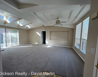 7735 N Claridge Pointe Pkwy - Photo Thumbnail 5