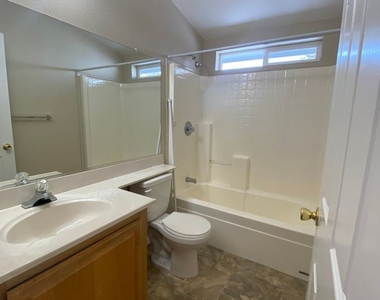 7735 N Claridge Pointe Pkwy - Photo Thumbnail 16