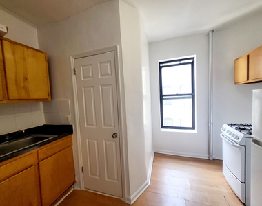 321 East 108th Street - Photo Thumbnail 6