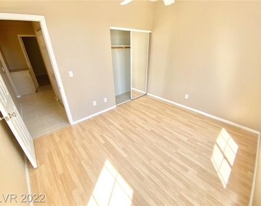 1605 Cimarron Crest Street - Photo Thumbnail 9