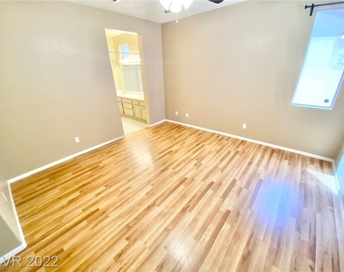 1605 Cimarron Crest Street - Photo Thumbnail 13