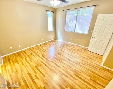 1605 Cimarron Crest Street - Photo Thumbnail 16