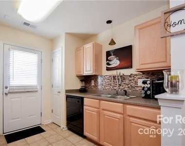 3267 Weston Street - Photo Thumbnail 7