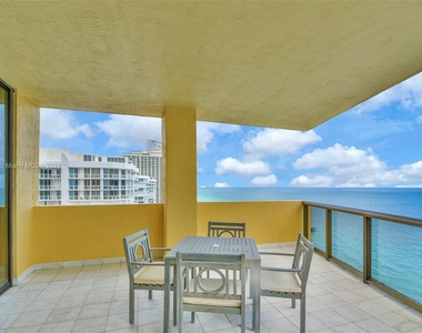 16275 Collins Avenue - Photo Thumbnail 15