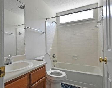 4810 Hampton Square Drive - Photo Thumbnail 19