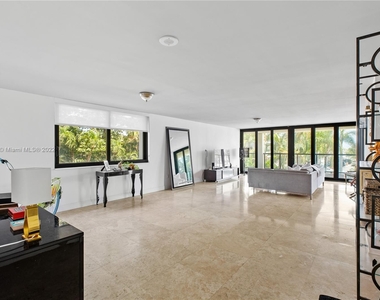 2575 S Bayshore Dr - Photo Thumbnail 1