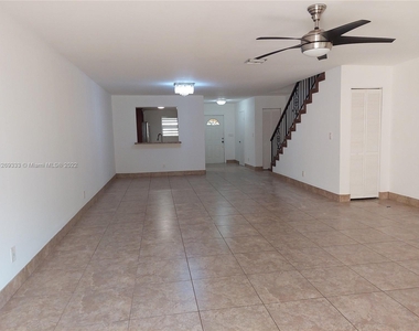 3512 Estepona Ave - Photo Thumbnail 29