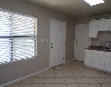 702 E Taggard - Photo Thumbnail 7